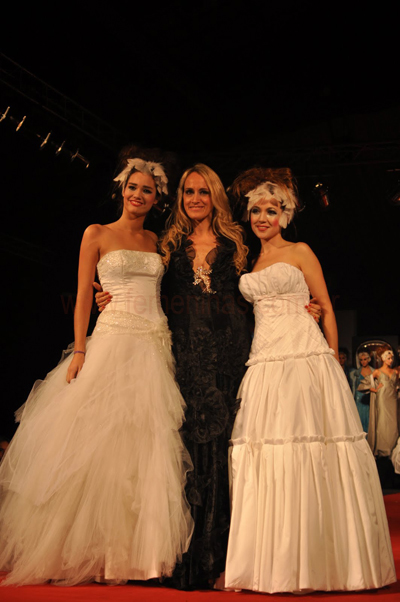 Desfile Patricia Profumo vestidas de novias Manuela Viale del Carril y Valeria Gastaldi